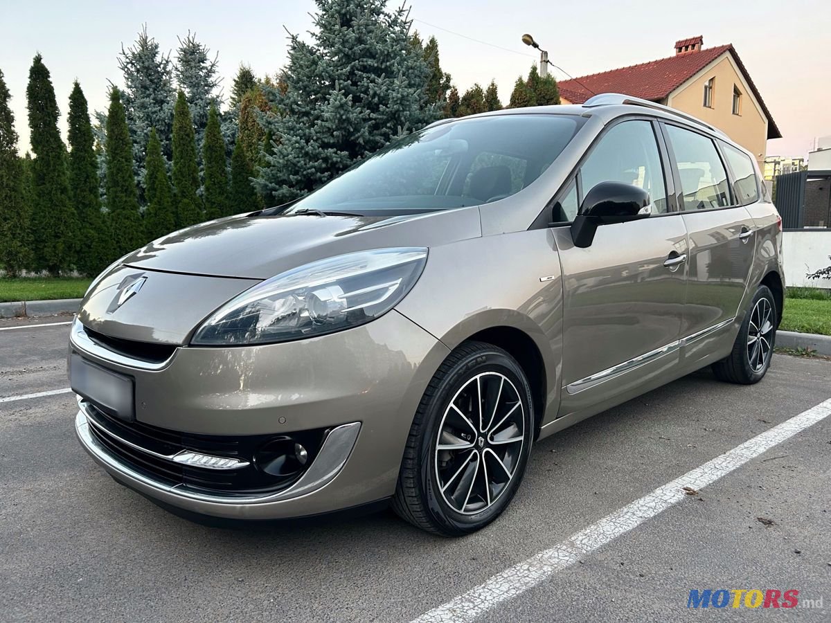 2013' Renault Grand Scenic photo #2