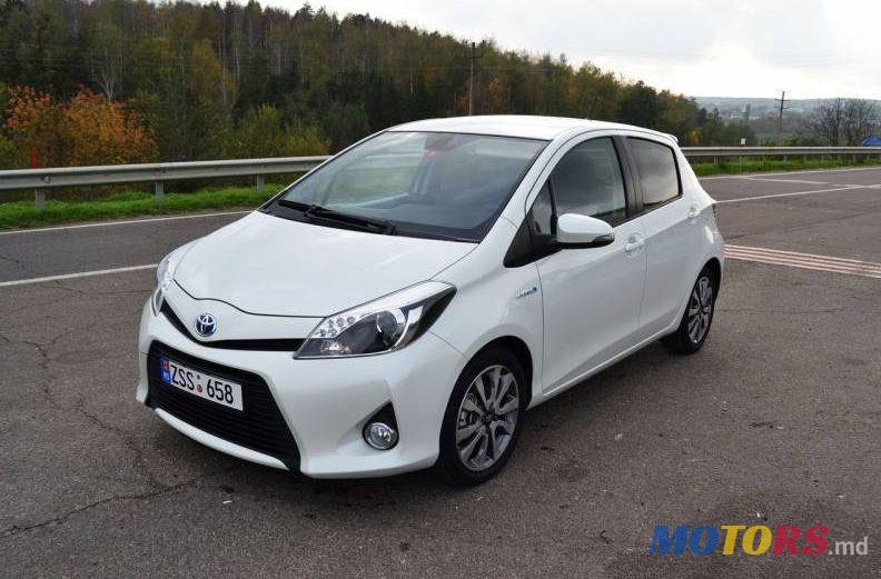 2012' Toyota Yaris photo #1