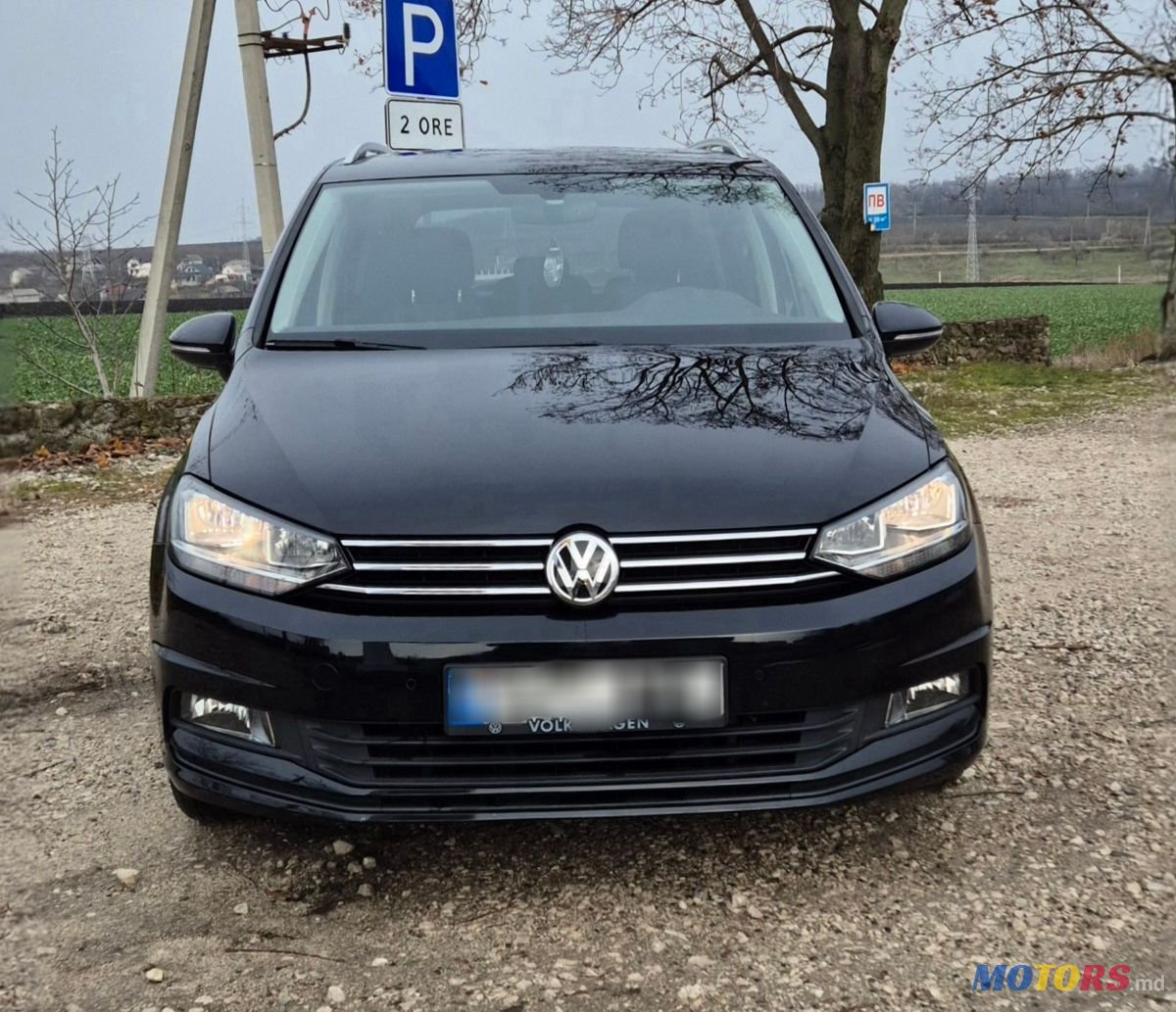 2016' Volkswagen Touran photo #2