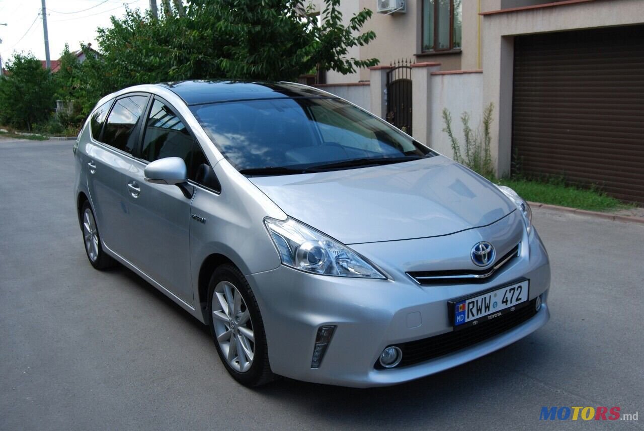 2013' Toyota Prius + photo #1