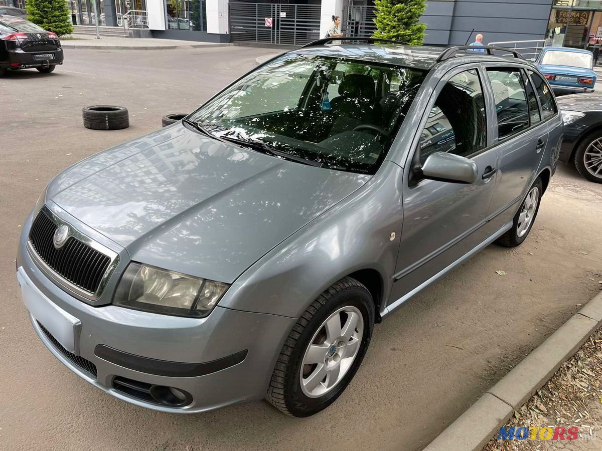 2007' Skoda Fabia photo #2