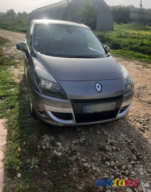2011' Renault Scenic photo #1