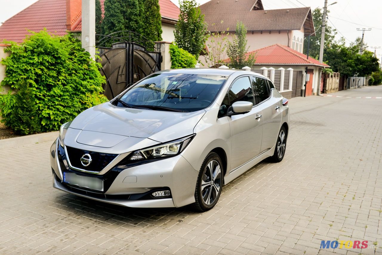 2021' Nissan Leaf photo #2