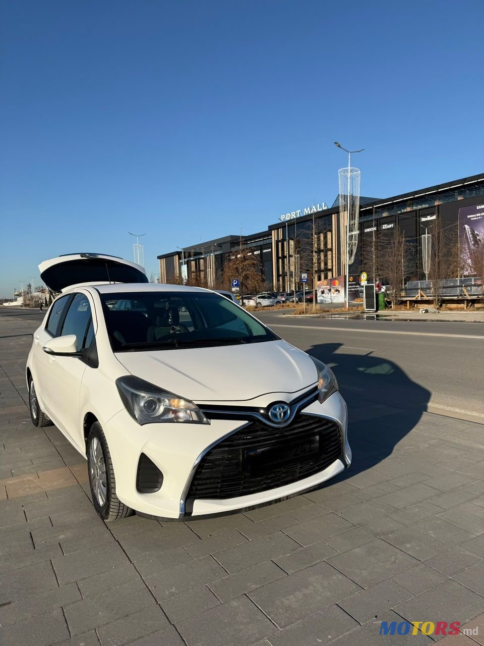 2015' Toyota Yaris photo #1