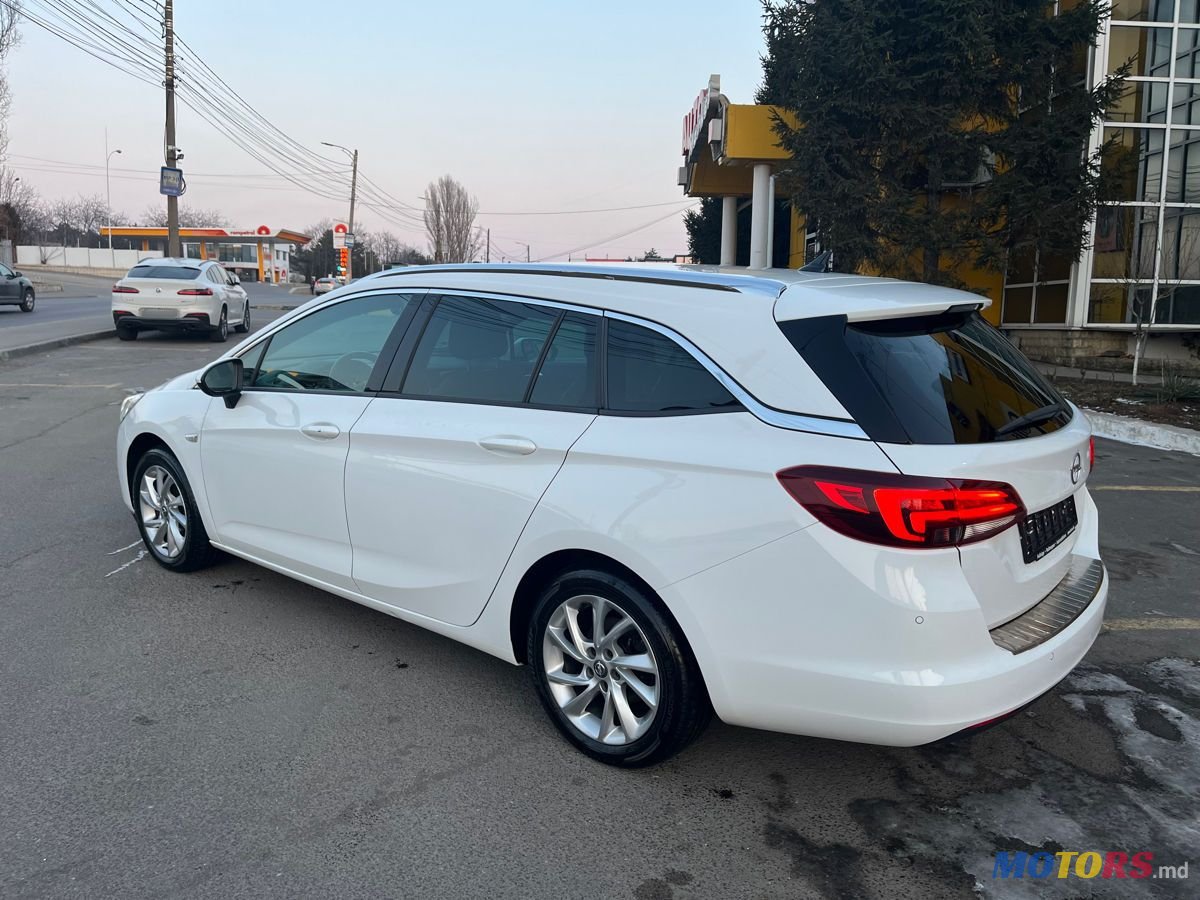 2020' Opel Astra photo #6
