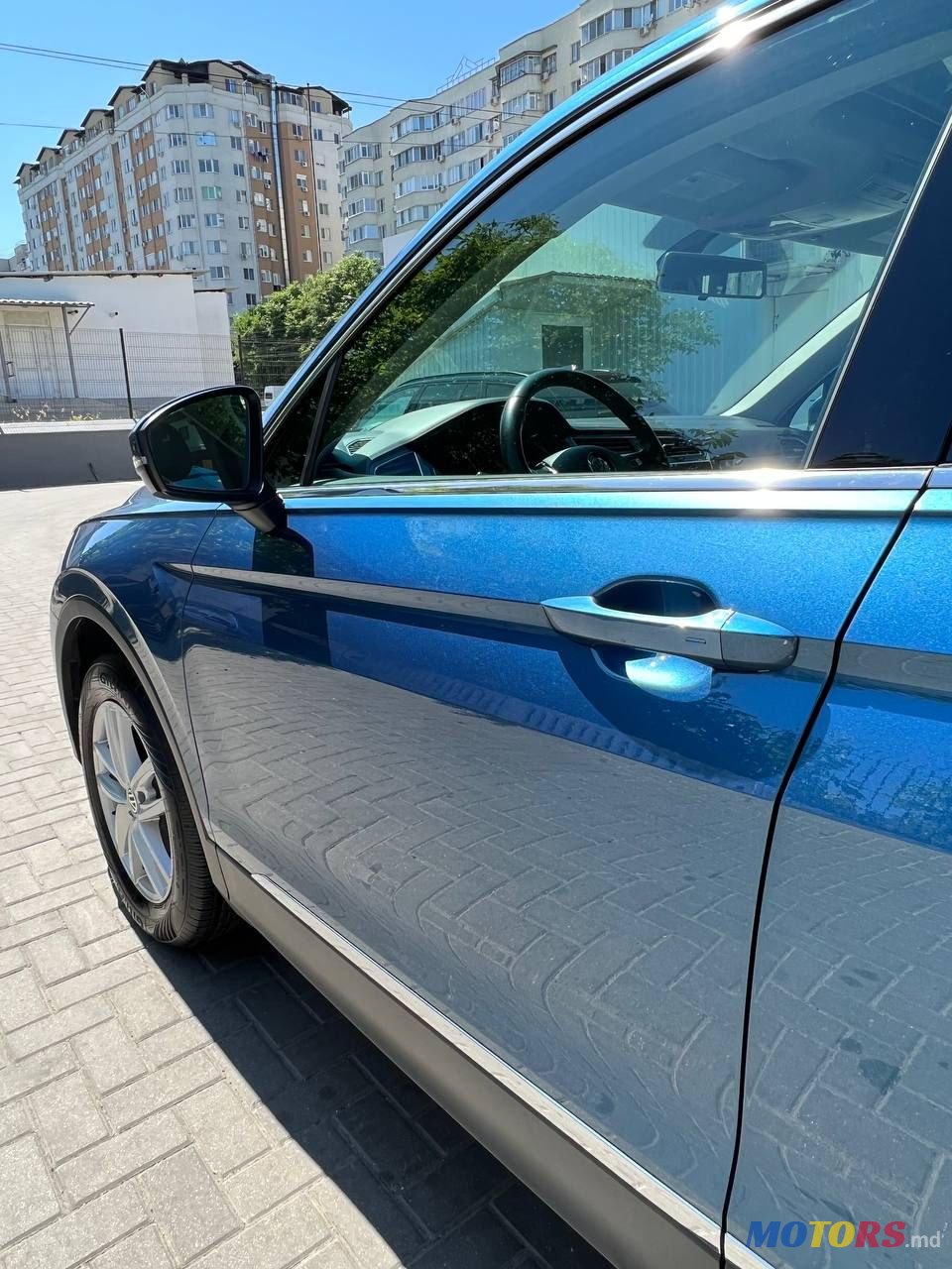 2017' Volkswagen Tiguan photo #4