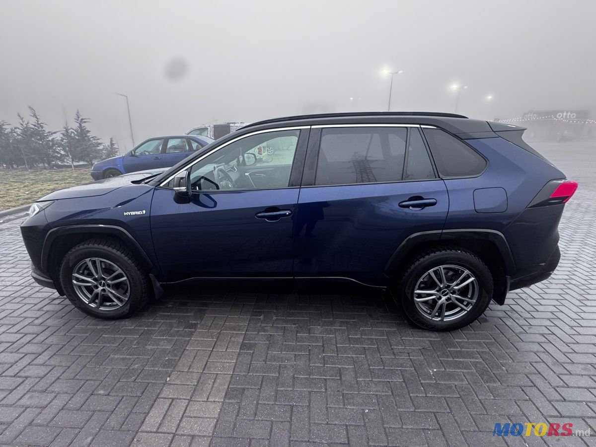 2019' Toyota RAV4 photo #5
