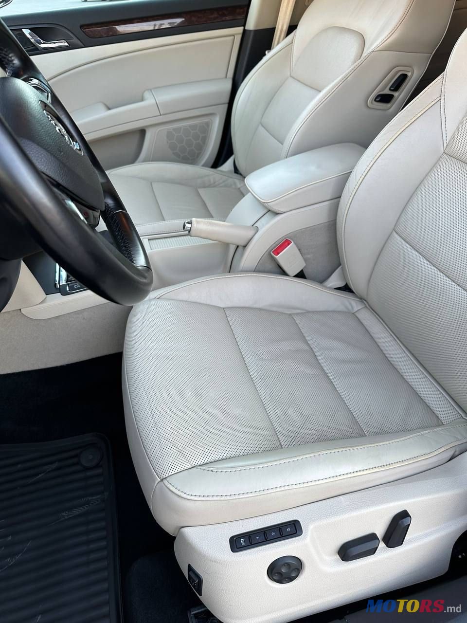 2014' Skoda Superb photo #4