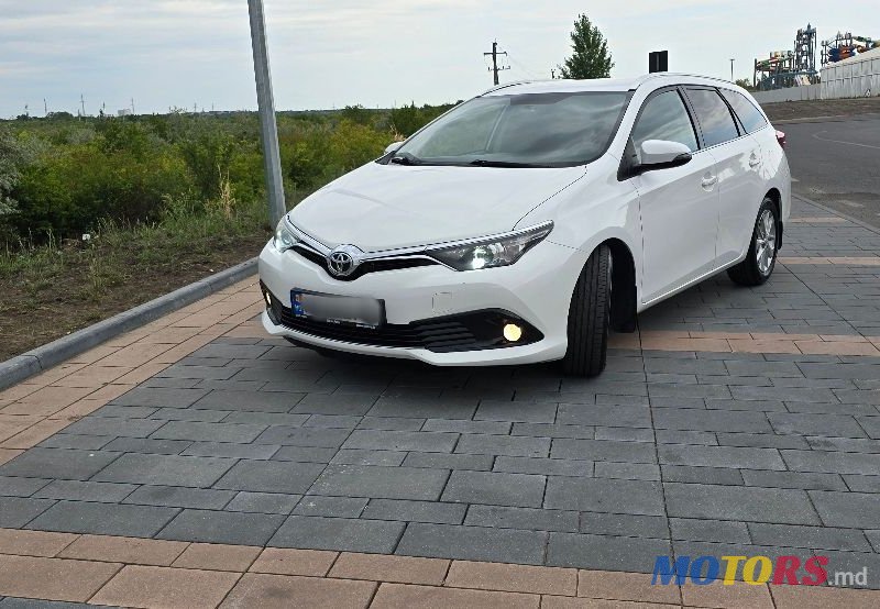 2015' Toyota Auris photo #1