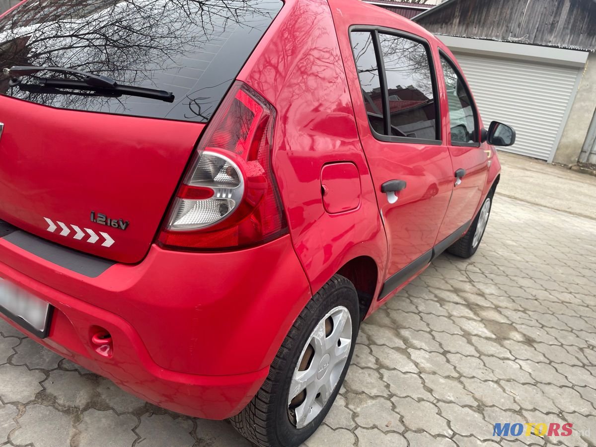 2010' Dacia Sandero photo #5