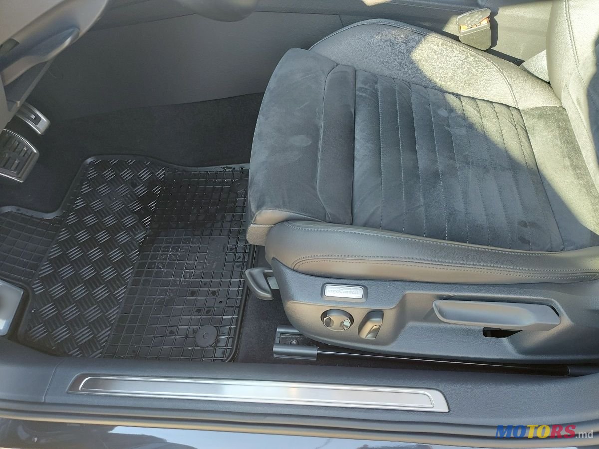 2019' Volkswagen Passat photo #5