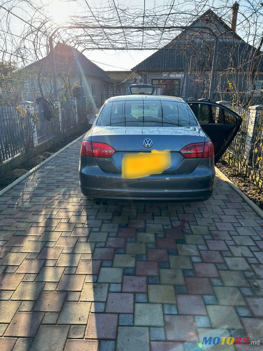 2013' Volkswagen Jetta photo #3