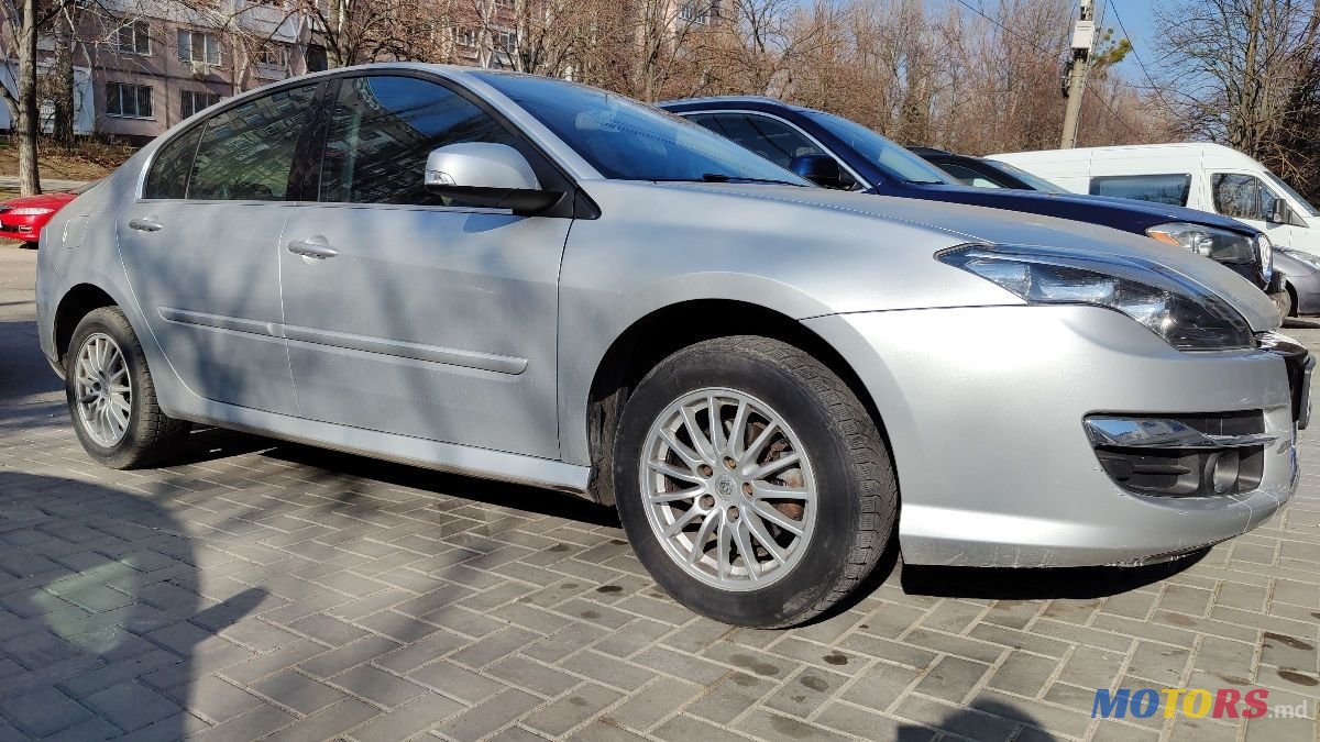 2011' Renault Laguna photo #1