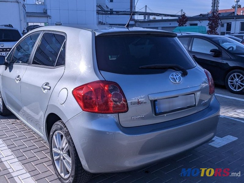 2009' Toyota Auris photo #3