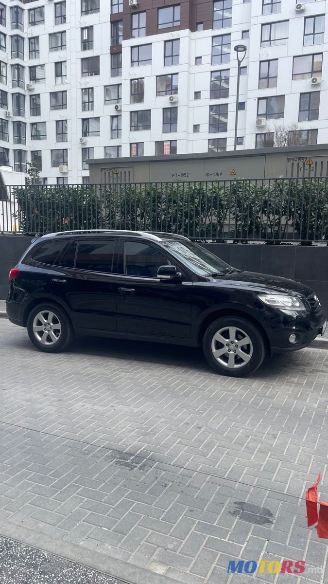 2010' Hyundai Santa Fe photo #5