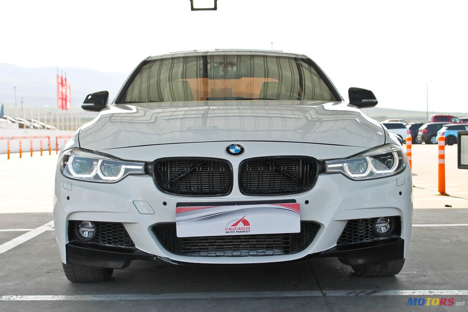 2016' BMW 3 Series 328 photo #1