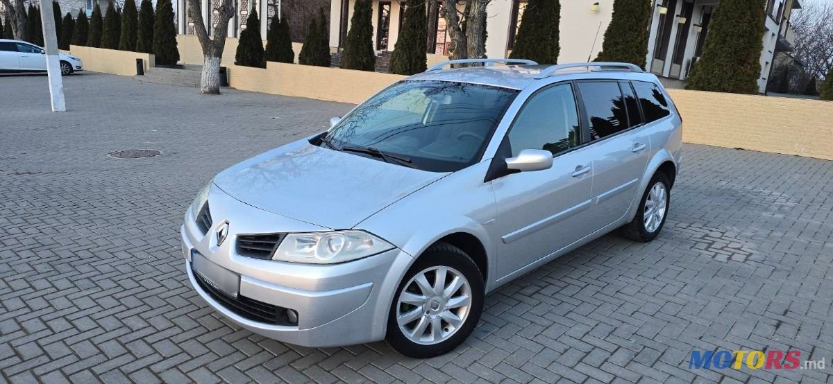 2008' Renault Megane photo #2