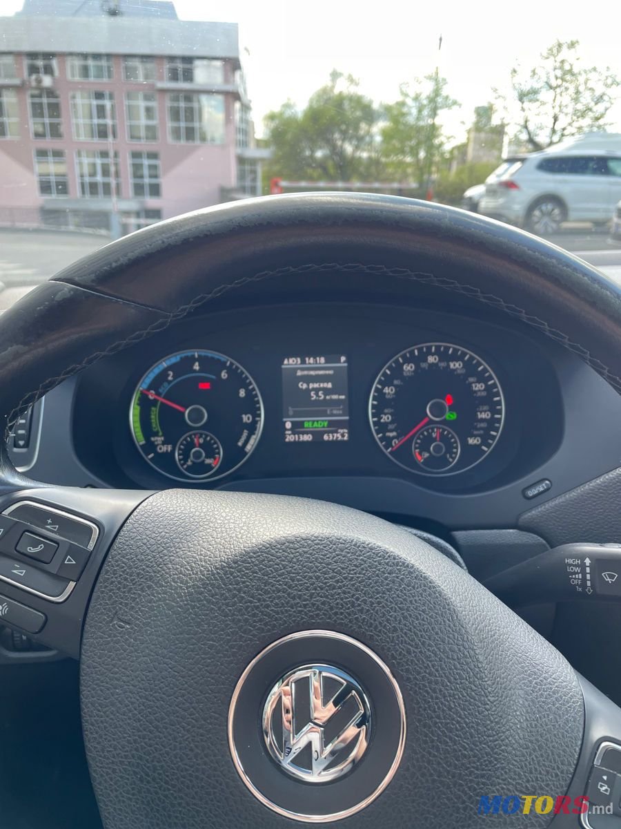 2014' Volkswagen Jetta photo #5