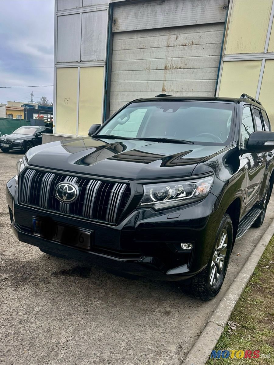 2019' Toyota Land Cruiser Prado photo #1