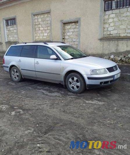 2000' Volkswagen Passat photo #1