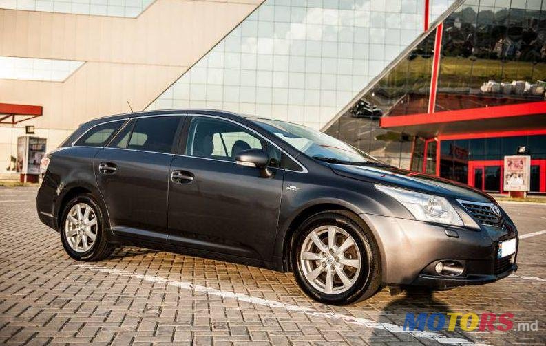 2010' Toyota Avensis photo #2