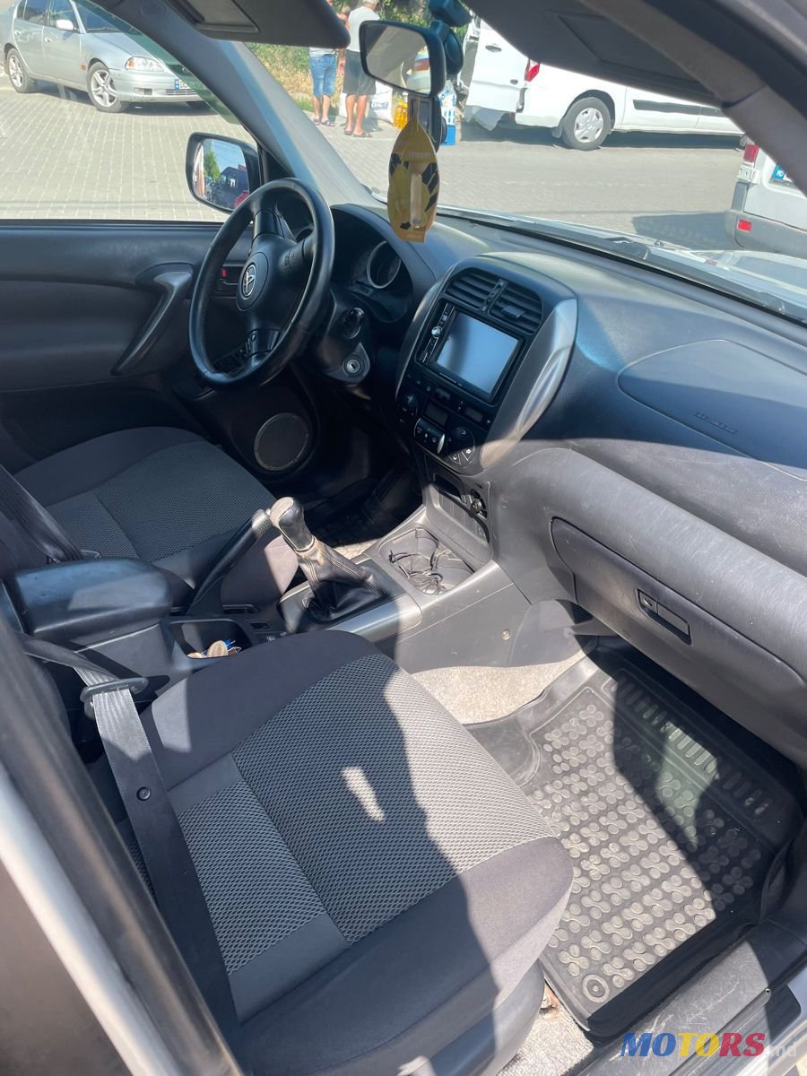 2005' Toyota RAV4 photo #5