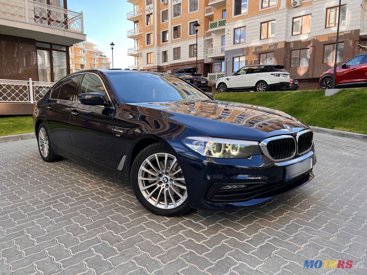 2017' BMW 5 Series photo #1