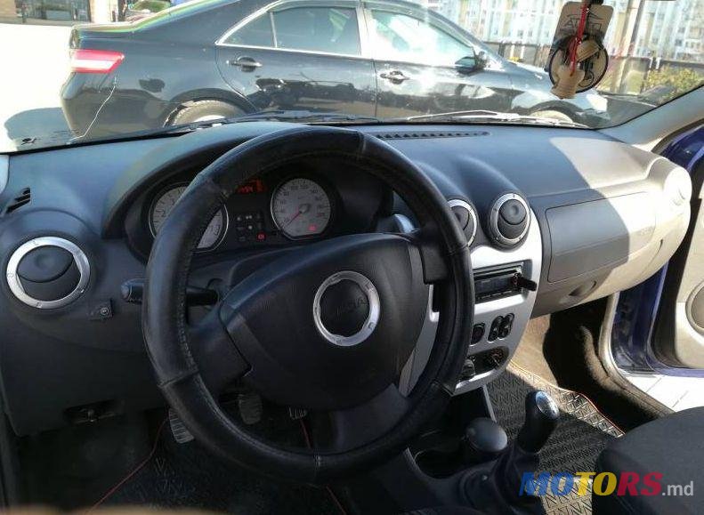 2009' Dacia Logan photo #4