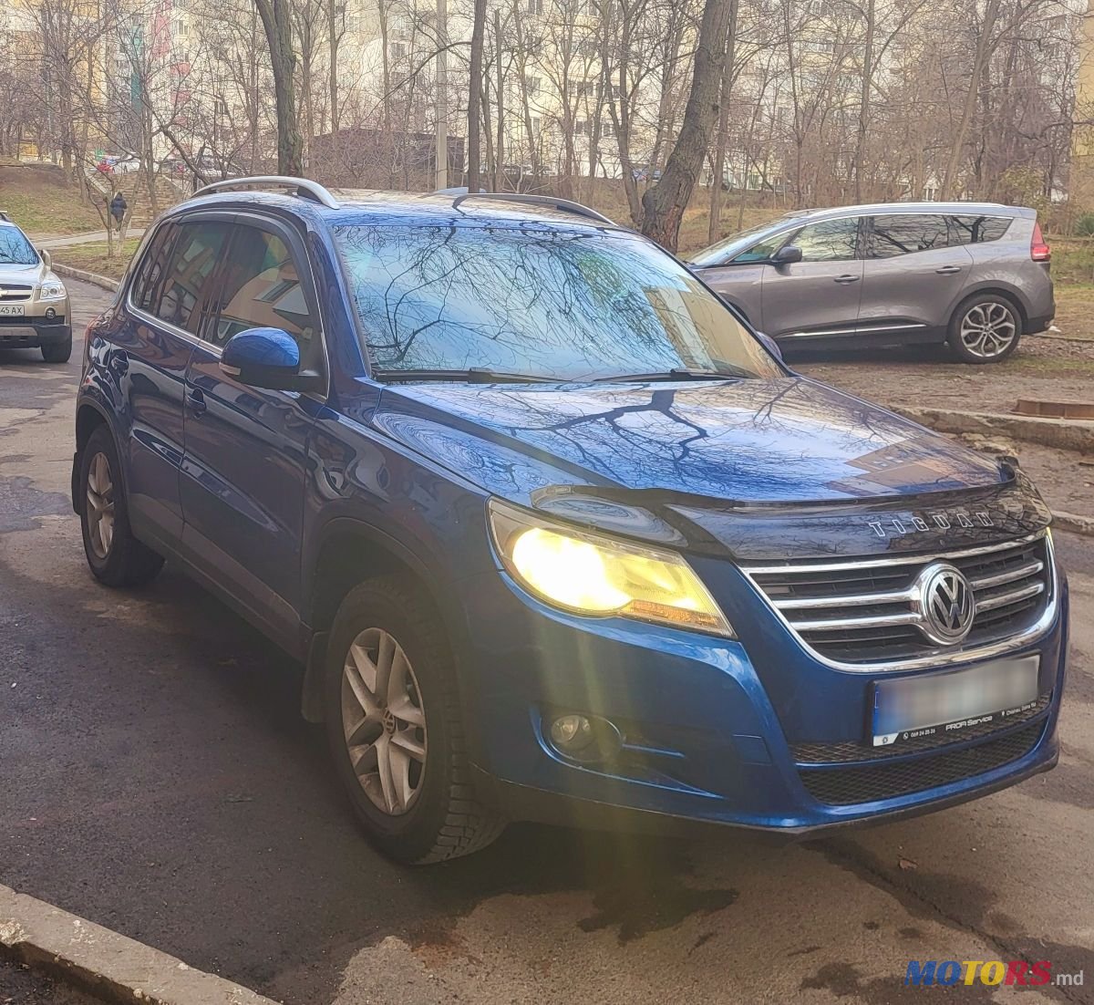 2010' Volkswagen Tiguan photo #2