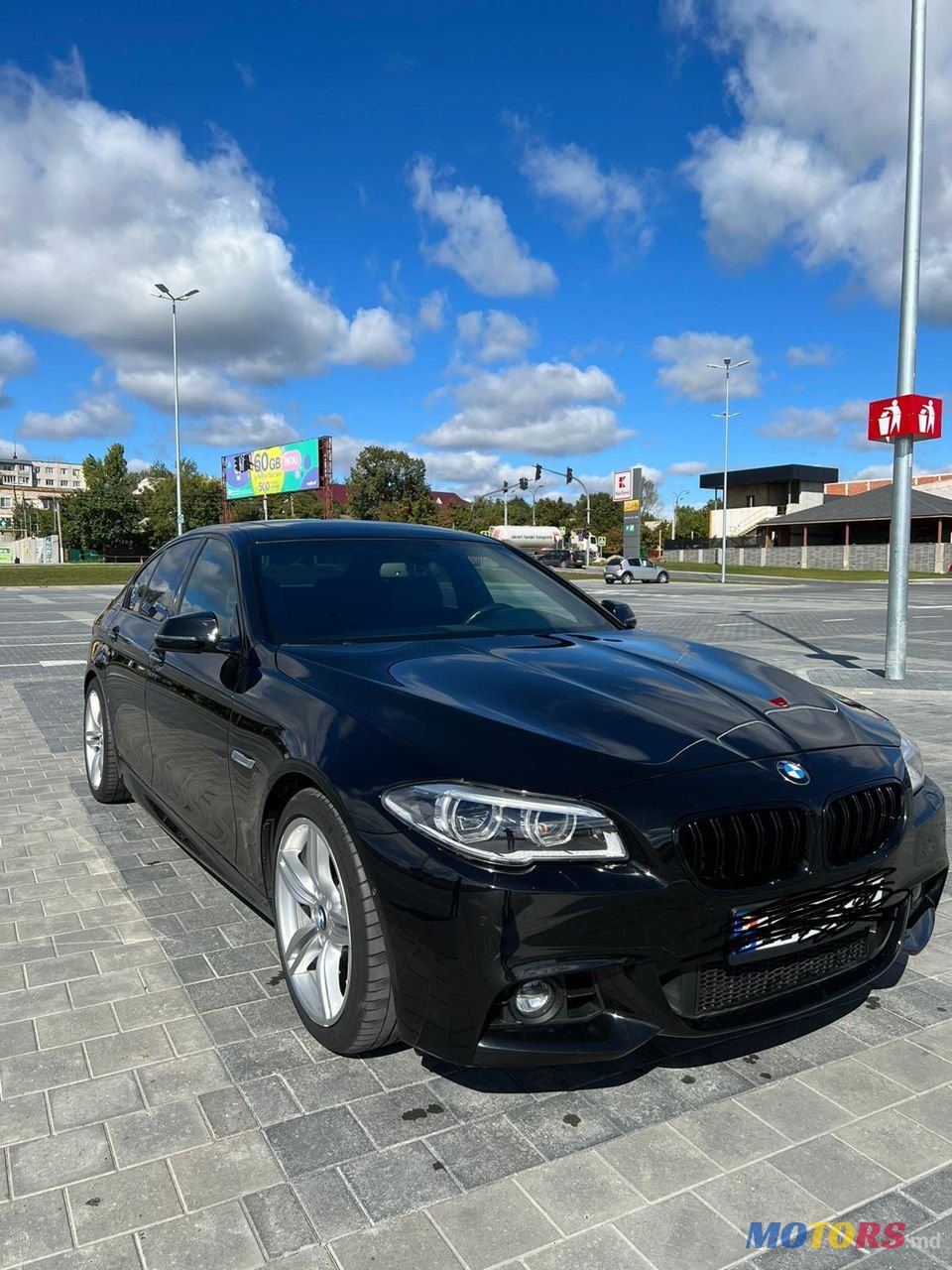 2014' BMW 5 Series photo #4