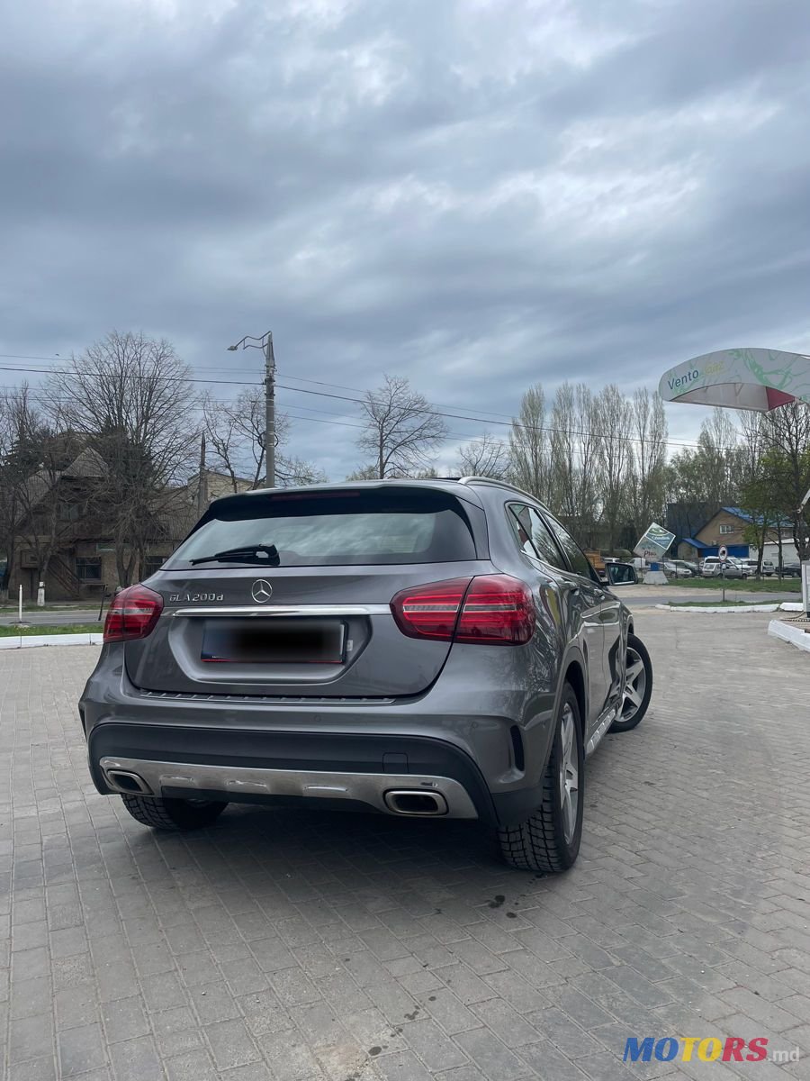 2018' Mercedes-Benz GLA photo #2
