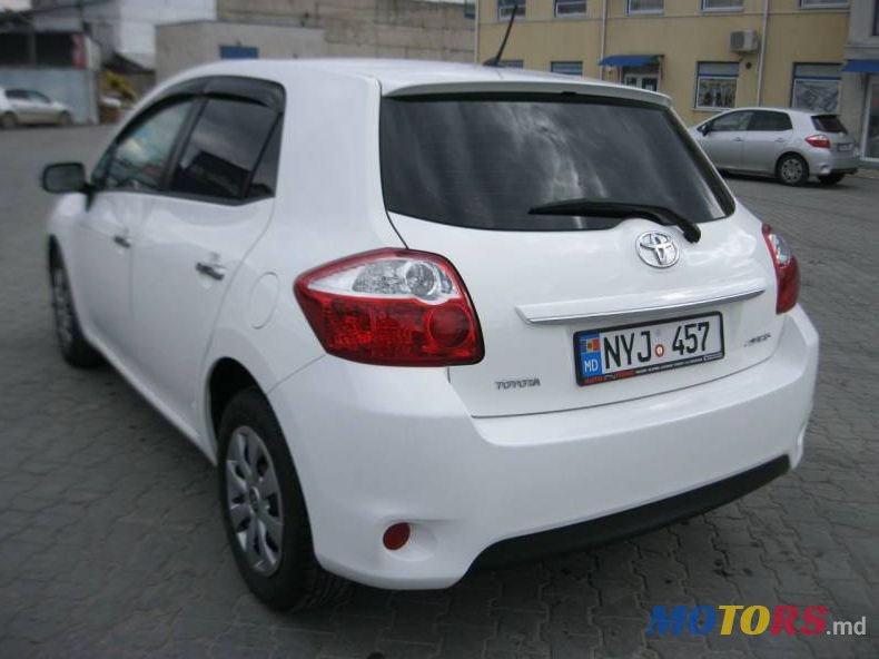 2010' Toyota Auris photo #2