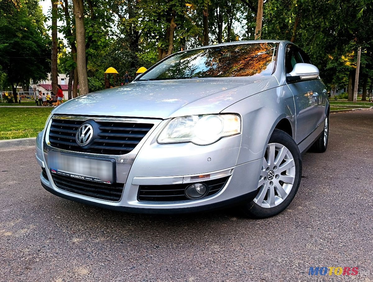 2008' Volkswagen Passat photo #1