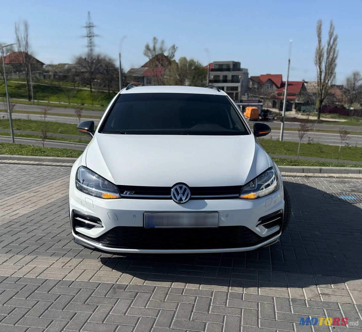 2019' Volkswagen Golf photo #4