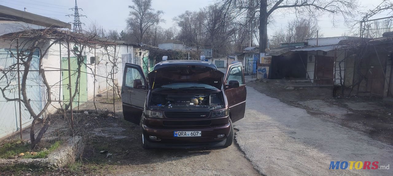 2000' Volkswagen Caravelle photo #1