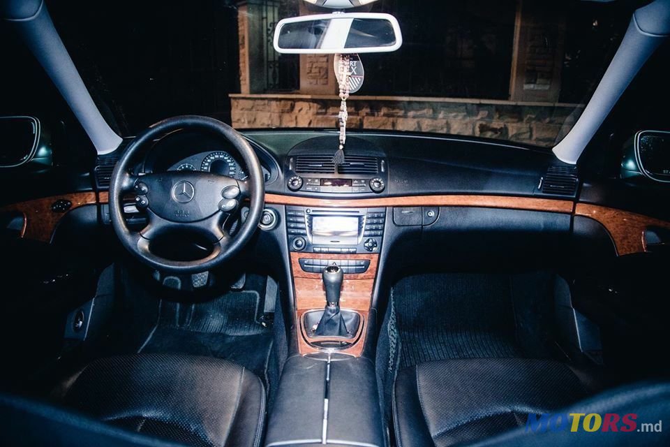 2006' Mercedes-Benz E-Class photo #4