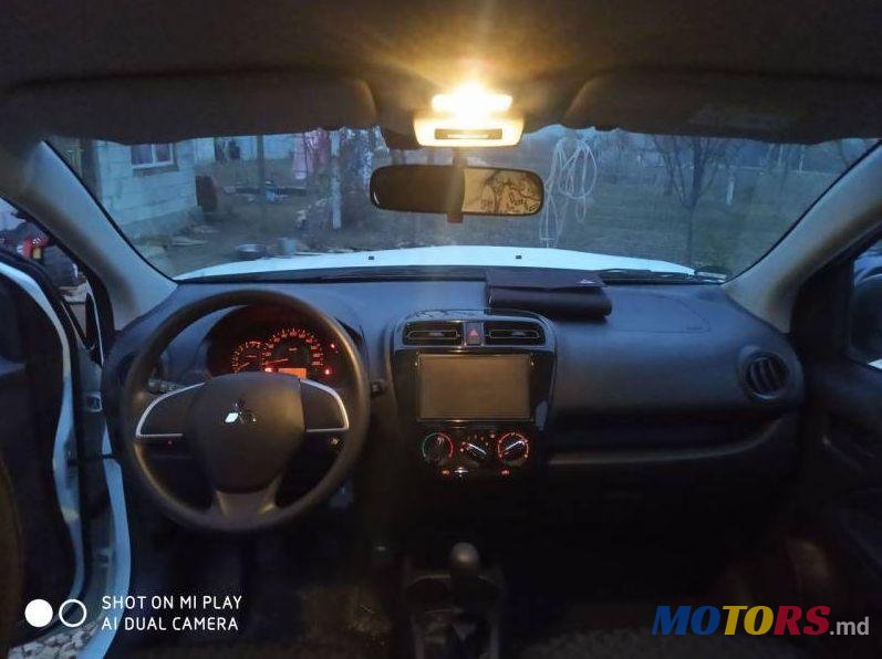 2020' Toyota Yaris photo #3