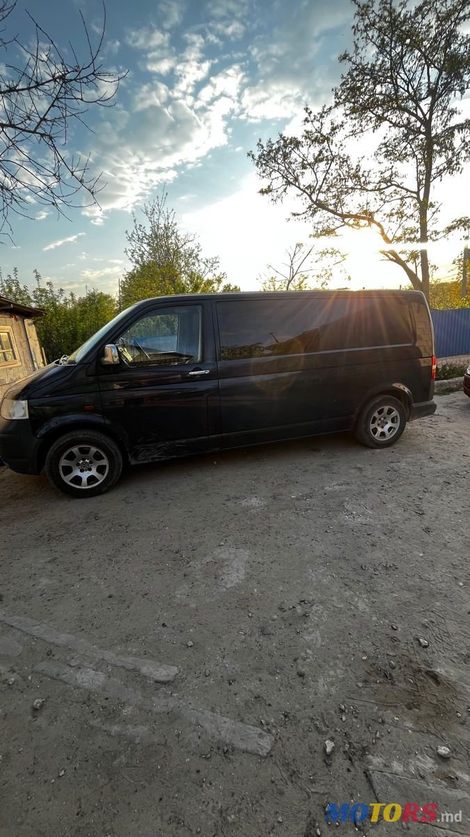 2003' Volkswagen Transporter photo #3