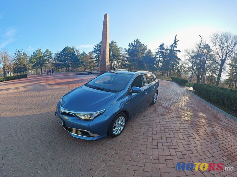 2015' Toyota Auris photo #3
