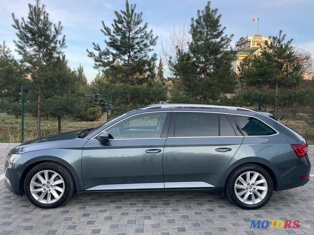 2017' Skoda Superb photo #5