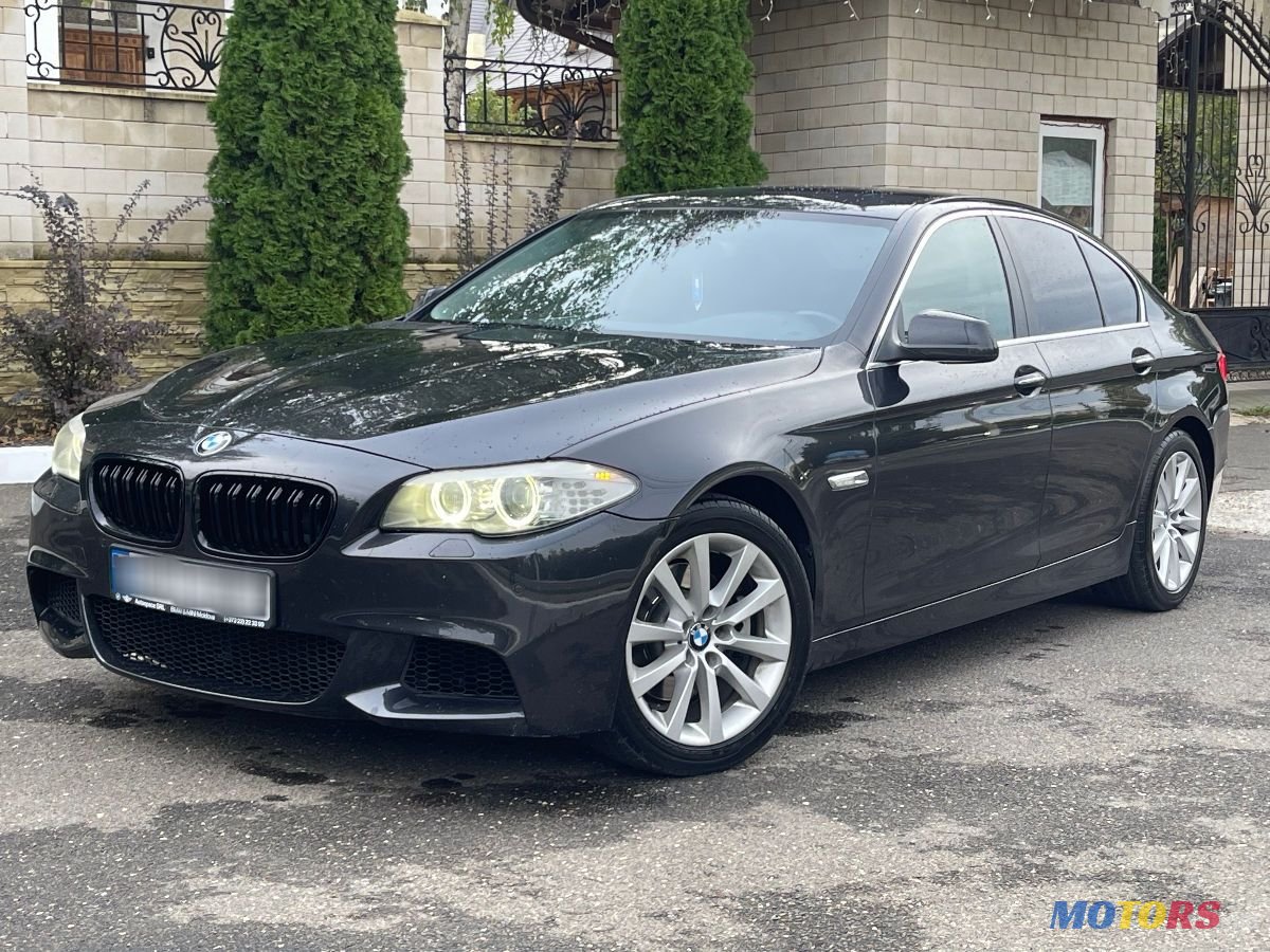 2011' BMW 5 Series photo #1