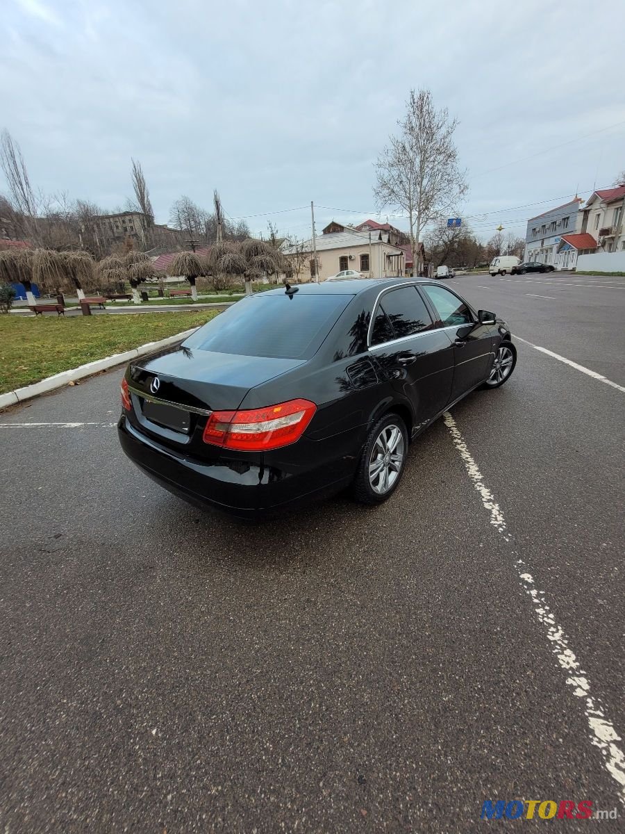 2011' Mercedes-Benz E-Class photo #4