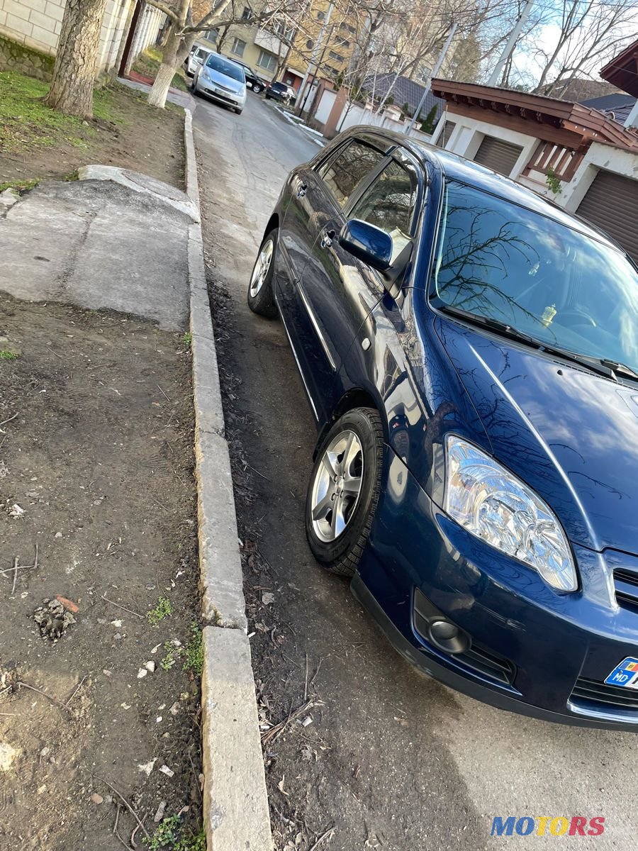 2005' Toyota Corolla photo #2