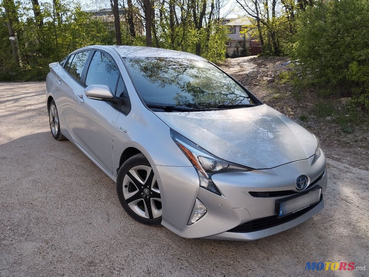 2017' Toyota Prius photo #2