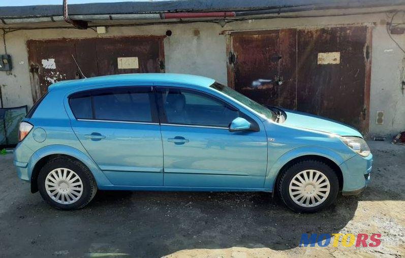2005' Opel Astra photo #1