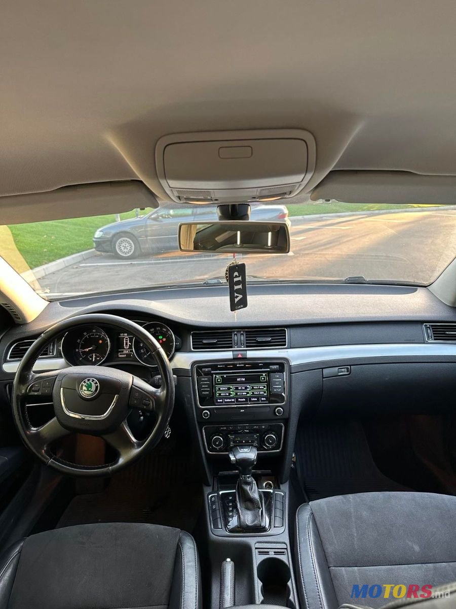 2010' Skoda Superb photo #6