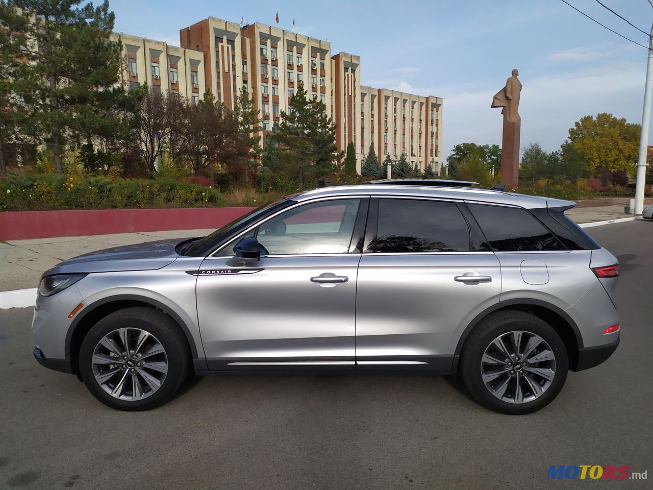 2020' Lincoln Aviator photo #3