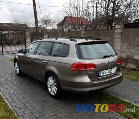 2011' Volkswagen Passat photo #1