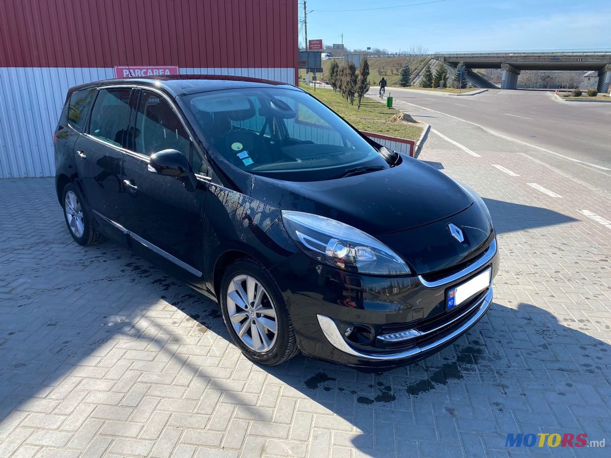 2013' Renault Grand Scenic photo #3