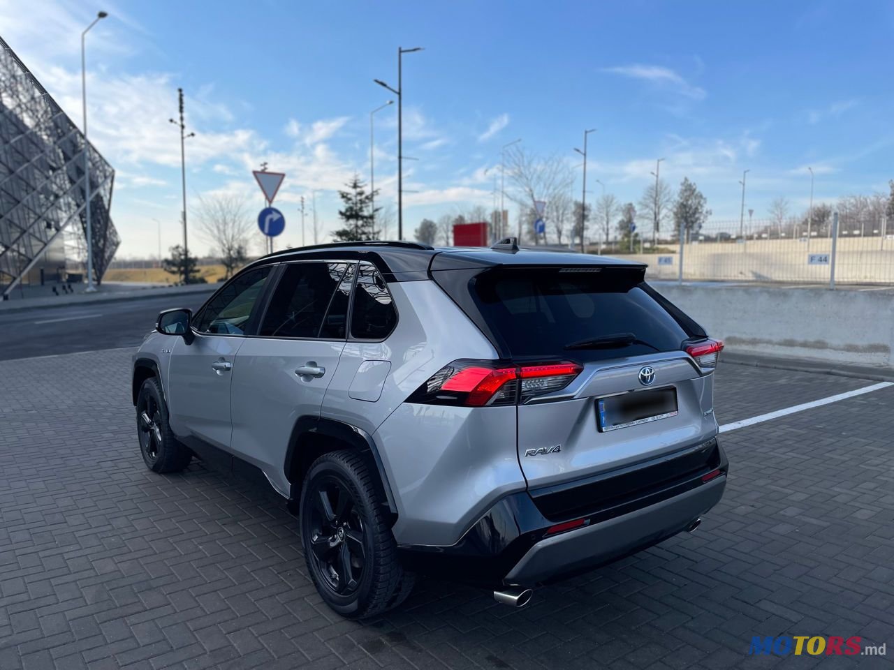 2020' Toyota RAV4 photo #4